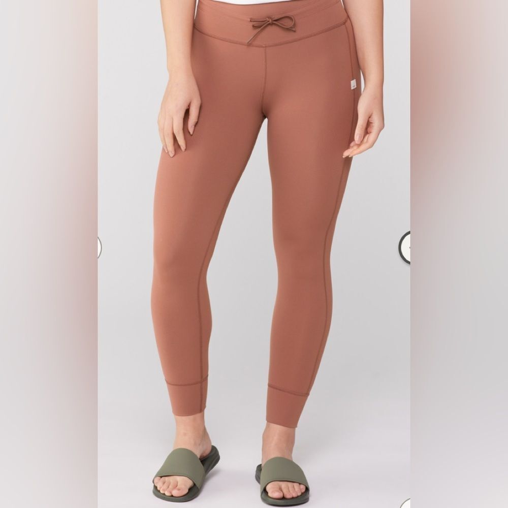 NWOT Vuori 7/8ths Daily Legging, Size XL, Light Penny